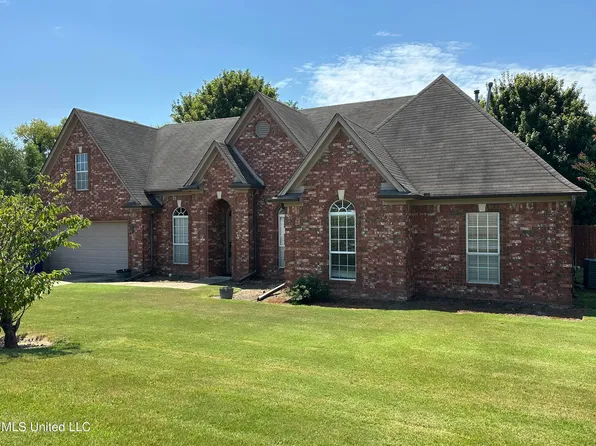 6255 Lake Front Dr, Horn Lake, MS 38637