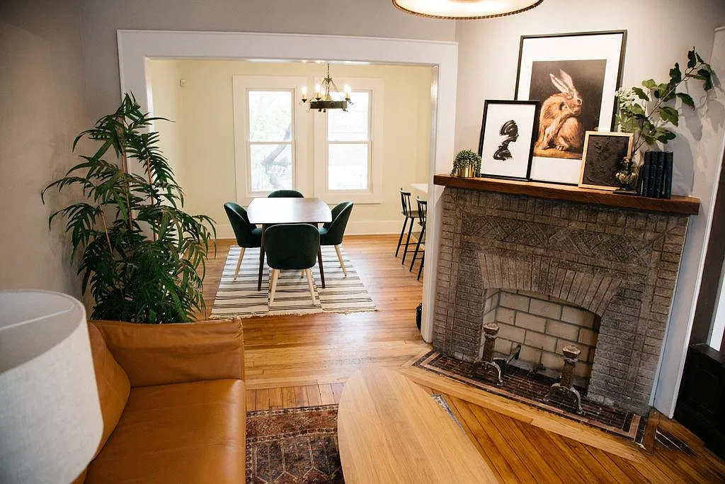 2 bed, 1.5 bath, 1162 sqft, $1,795 — Photo 2