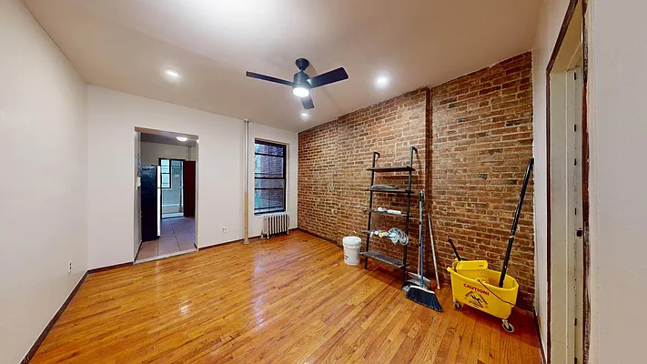 Rented by Bond New York | media 19