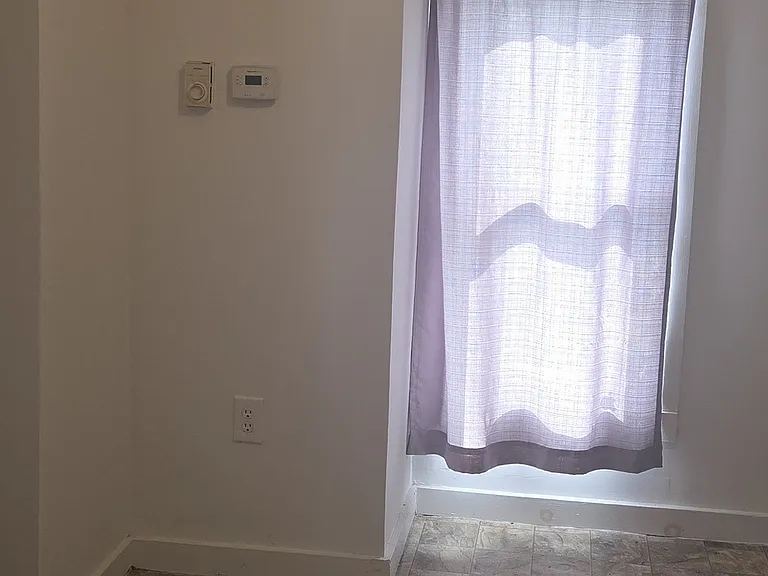 426 Poplar St #2 — Photo 17