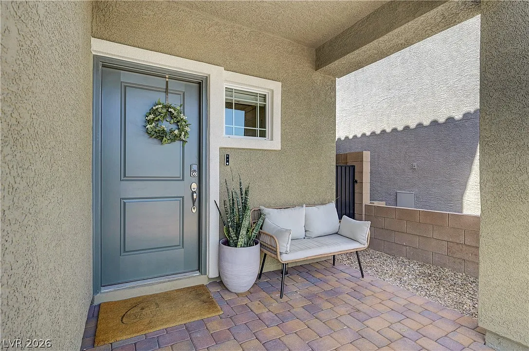 5 bed, 3.0 bath, 2660 sqft, $3,295 — Photo 2