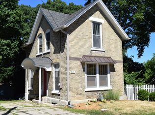 312 College St, Elgin, IL 60120