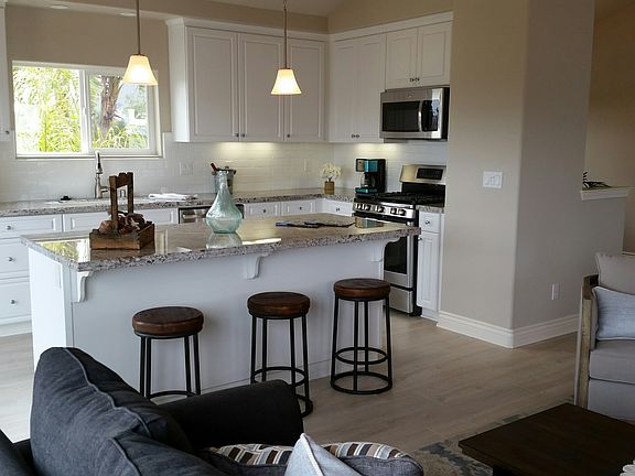 2nd image of 913 Rachel Ct