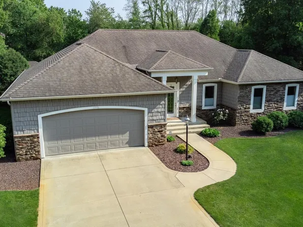13596 Shavano Peak Dr, Middlebury, IN 46540