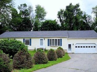 16 Seymour Dr, Rhinebeck, NY 12572