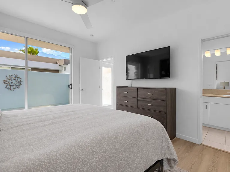 220 Enterprise Way — Photo 43
