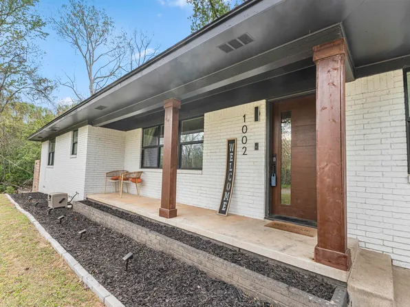 1002 W Reagan St, Palestine, TX 75801