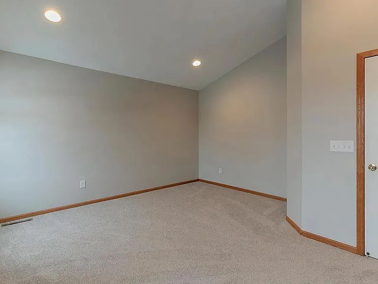 8413 Lobelia Ct — Photo 15