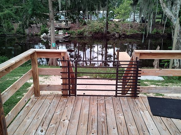 Great Canal, You can be on the St. Johns river in 5 minutes.