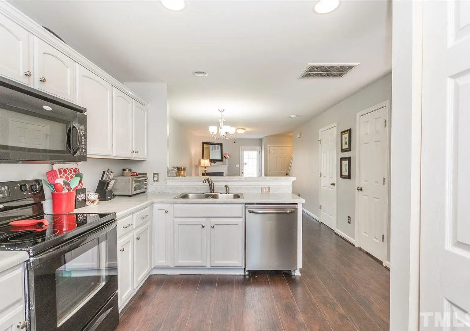 Room in 3 Bedroom Townhome at Big Bass Dr — Photo 3