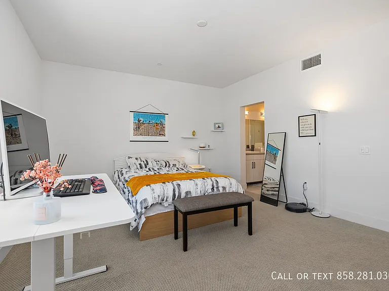 1055 32nd St #10 — Photo 17