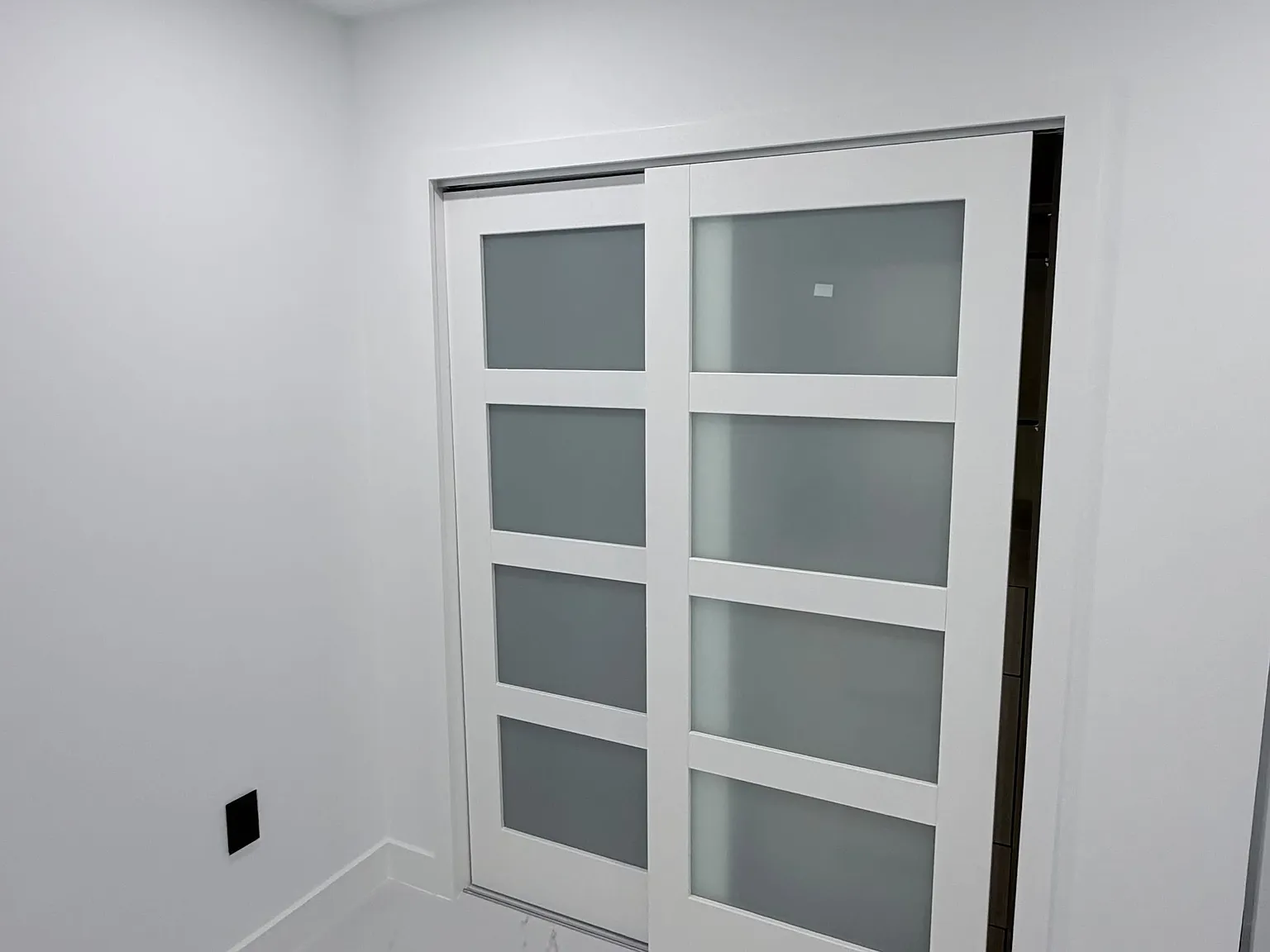 3 bed, 1255 sqft, $4,200 — Photo 4