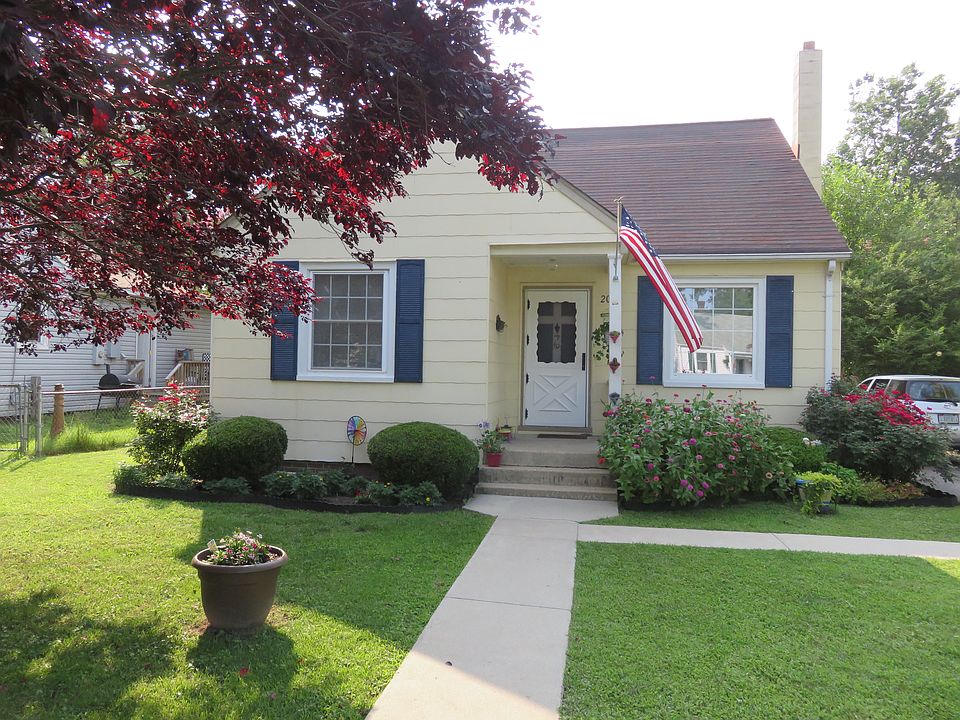 1st image of 207 Naglee Ave