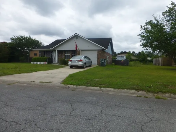 848 Lyndsi Ln, Hinesville, GA 31313