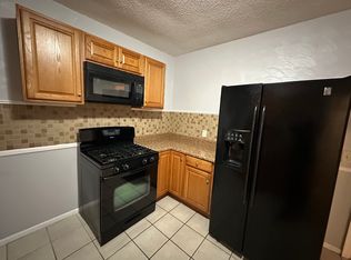 55 Larch St FLOOR 3, Pawtucket, RI 02860