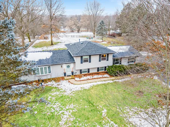 7N298 Longridge Rd, St Charles, IL 60175