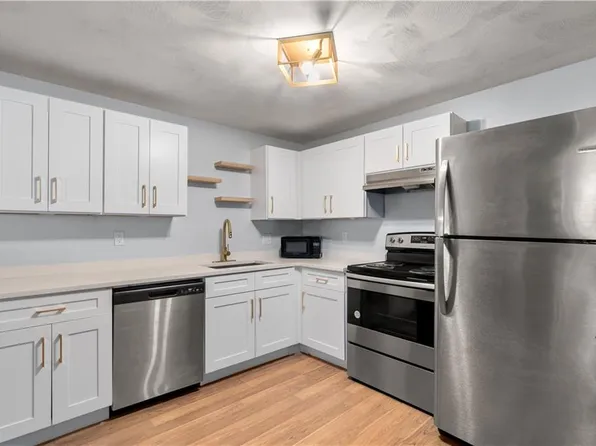 569 Smithfield Rd #8, Providence, RI 02904