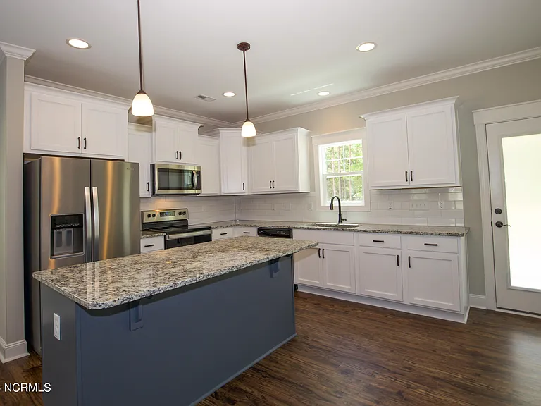 1021 Juniper Lake Rd — Photo 10
