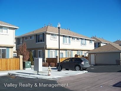 1st image of 1751 Pinewood Dr APT 4B