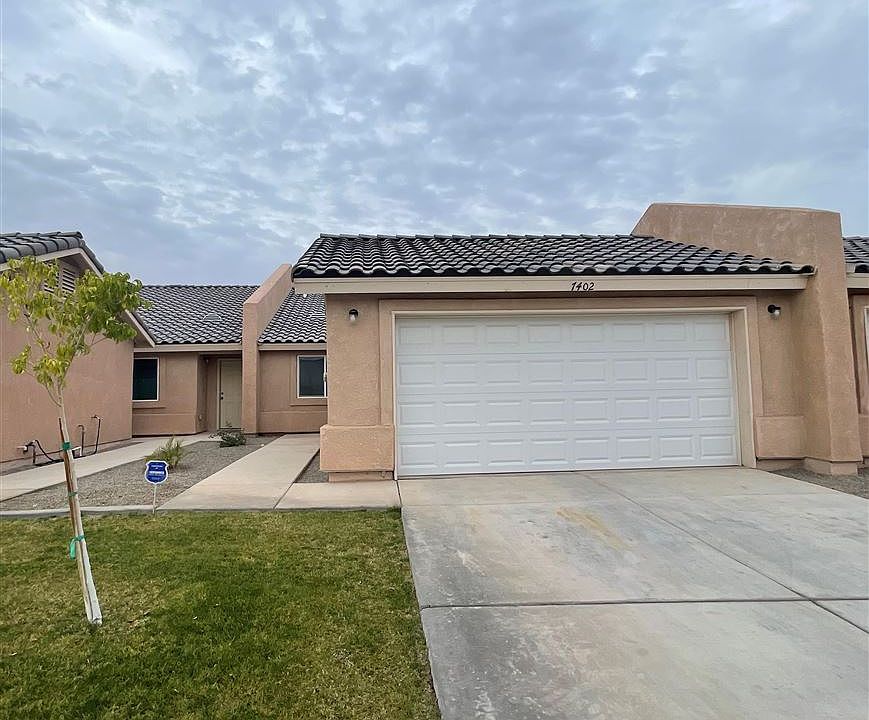 1st image of 7402 E 39th Pl