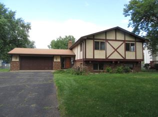 883 Westwind Dr, Little Canada, MN 55109