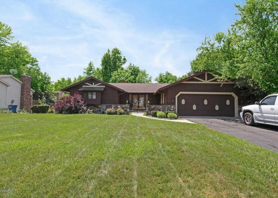 1st image of 2218 Highlander Dr SE