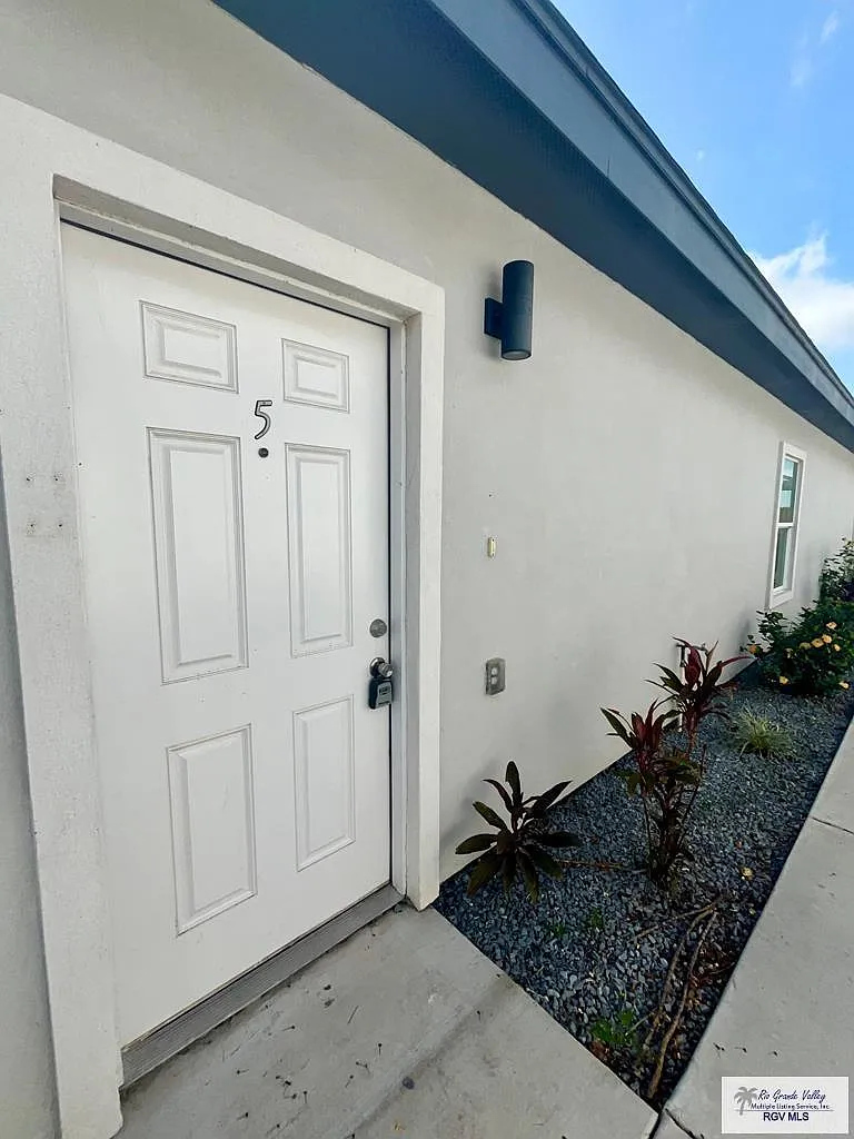 2 bed, 2.0 bath, 1175 sqft, $975 — Photo 3