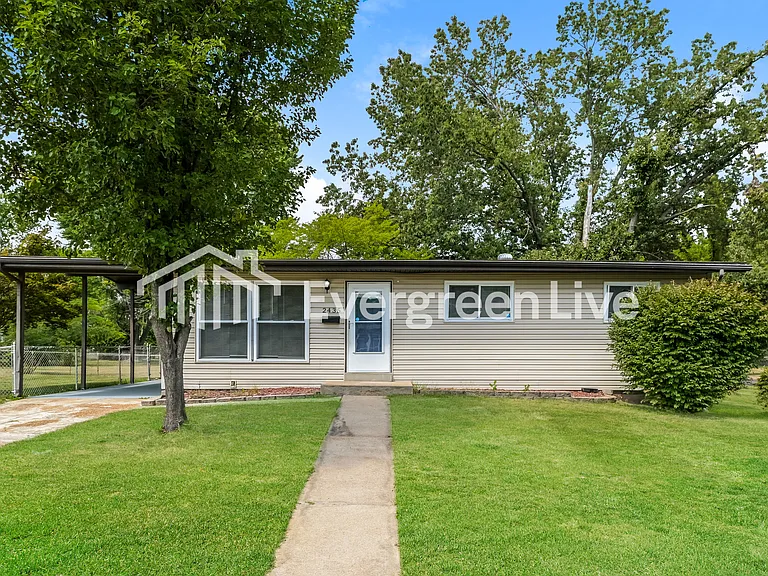 2435 Orleans Ln — Photo 1