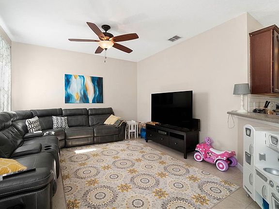 5th image of 23717 Sorrento Springs Dr