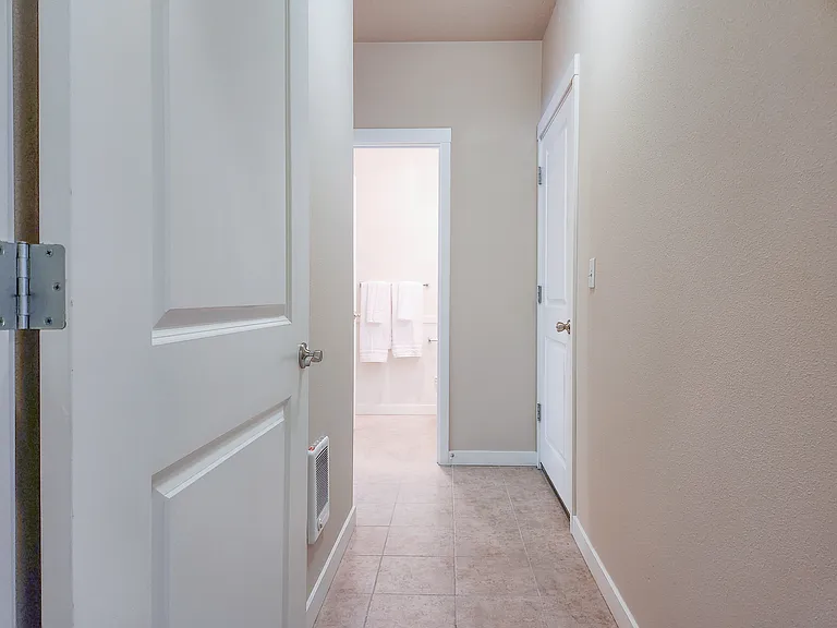 12838 NW Clement Ln — Photo 5