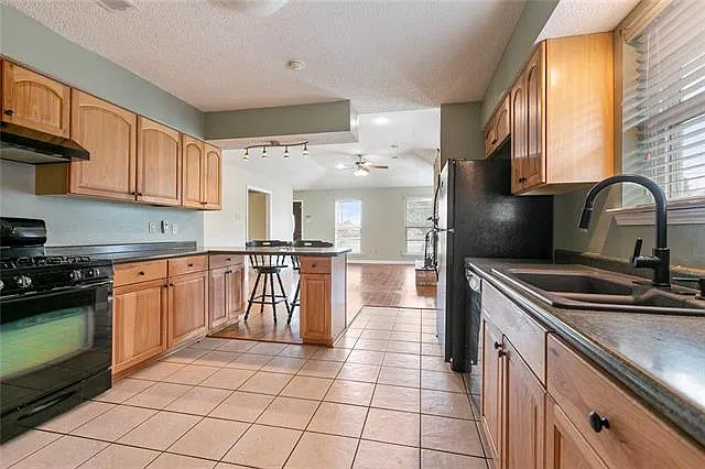 4740 W Esplanade Ave — Photo 5