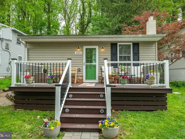 4583 N River Dr, Bensalem, PA 19020