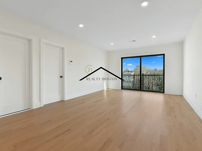 219 Paris St #4 — Photo 7