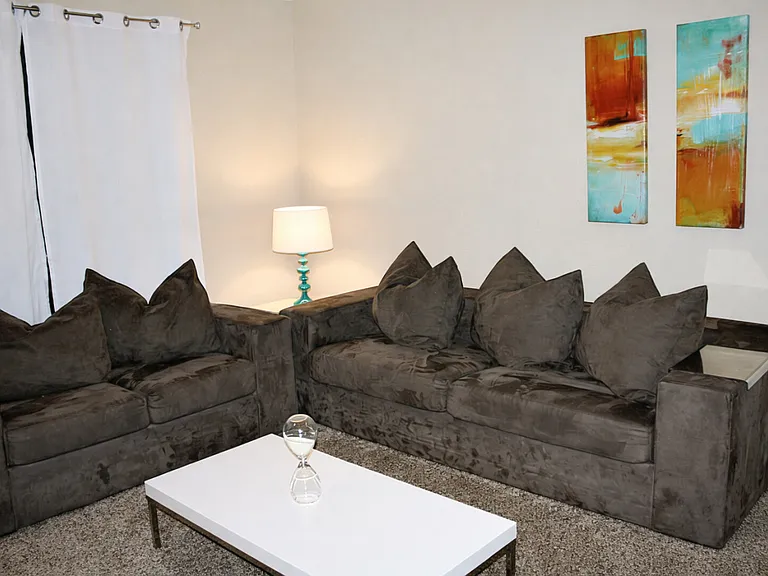 Seagull Ave — Photo 3