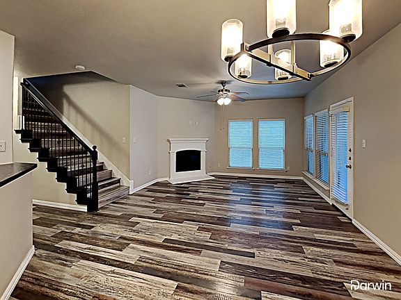4th image of 211 Haywood Cir