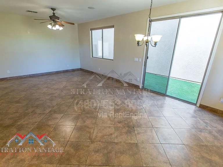 9136 W Meadow Dr — Photo 6