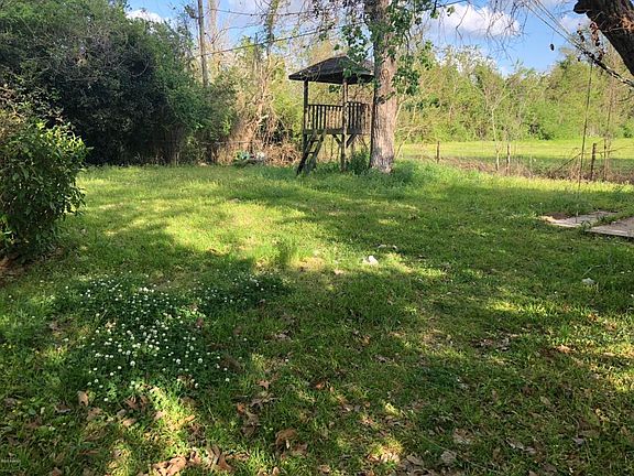 3rd image of 306 Avenue Of The Acadians