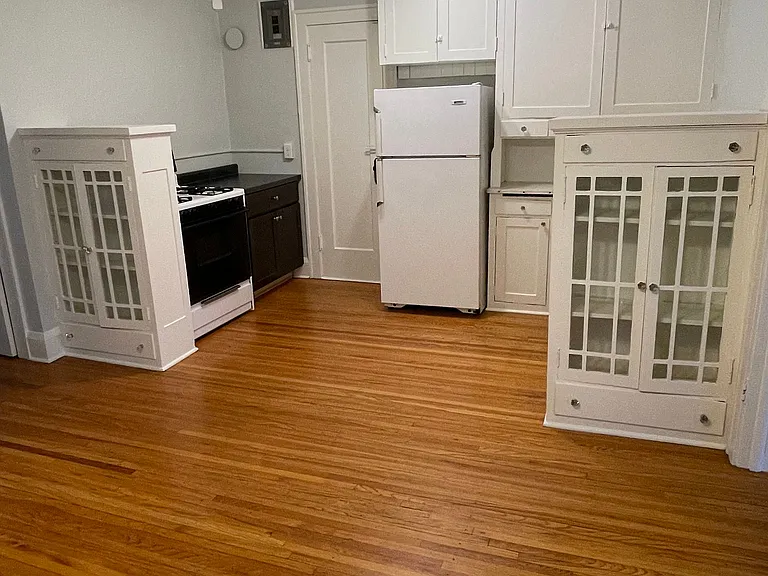 1506 Grand Apartments — Photo 13