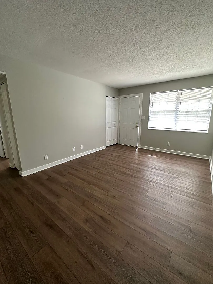 2263 US 52 W — Photo 1