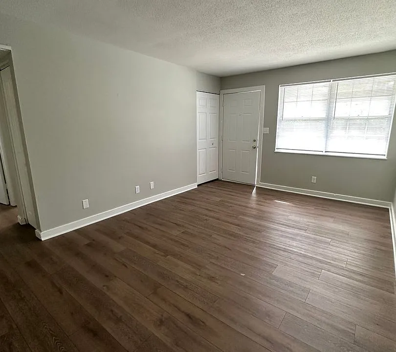 2263 US 52 W