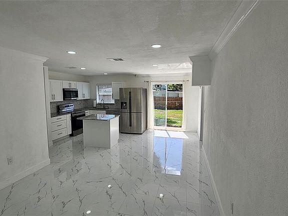 5th image of 1325 Mary L Rd