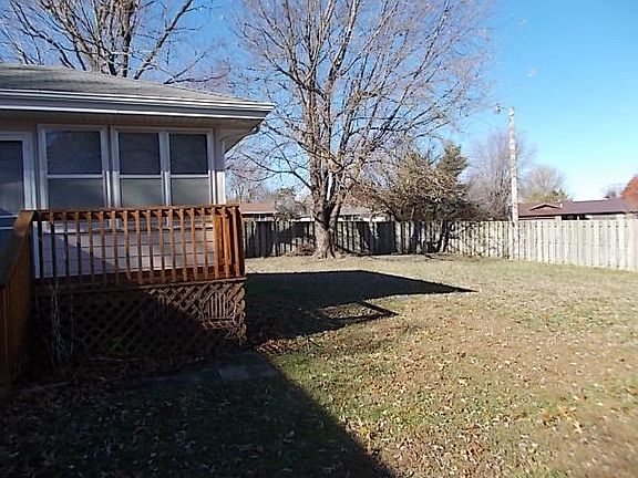 4th image of 732 W Nixon St