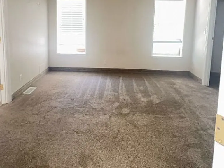 311 N Highland Dr — Photo 11