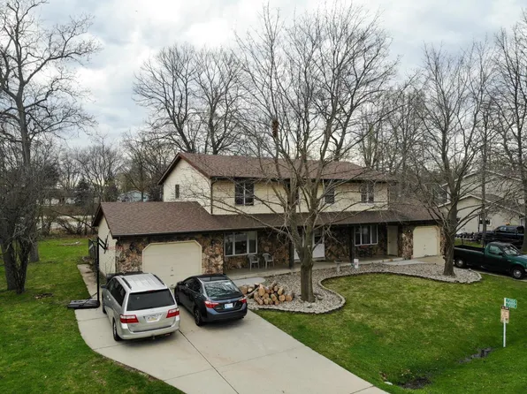 7200 Ashwood LANE #7202, Wind Lake, WI 53185