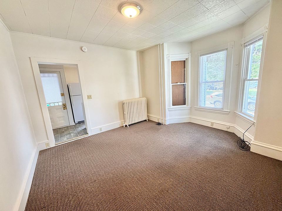 1st image of 36 Clarke St #4