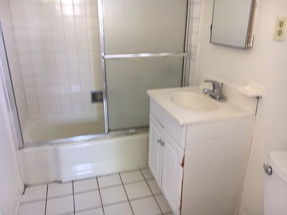 2nd image of 220 S Idaho St