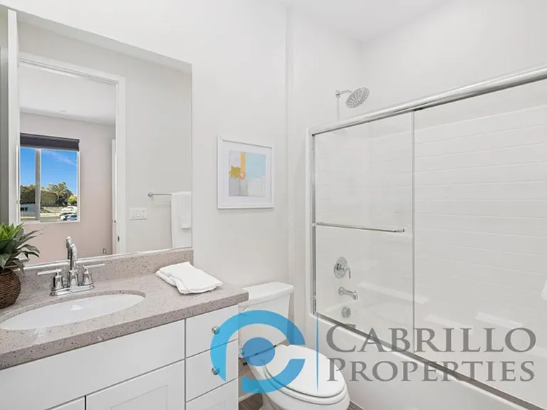 1675 Neptune Ave — Photo 63