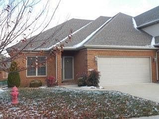 1st image of 215 Clairmont Cir