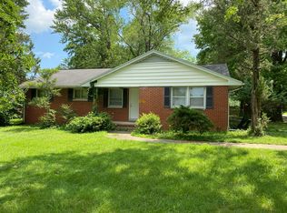 1217 W Freeman St, Carbondale, IL 62901
