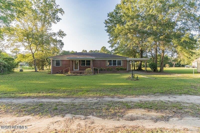 114 W Center Street, Rose Hill, NC 28458 | Zillow